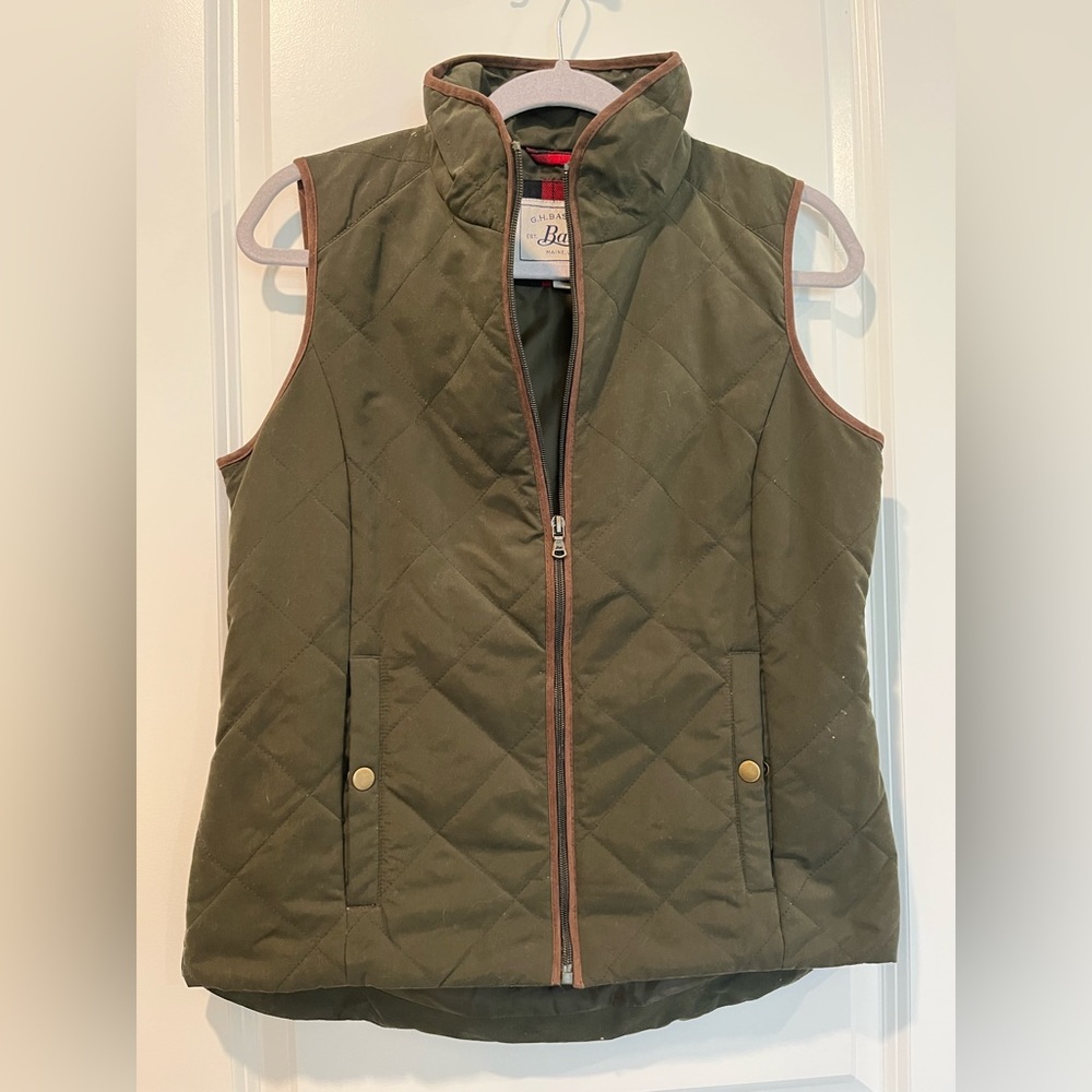 Brand new Bass Green Quilted Vest
